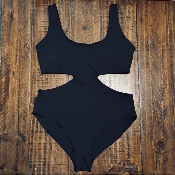 Sweet Pea by Staci Frati Monokini Swimsuit Black Cut-out One Piece Size Large - Picture 2 of 9